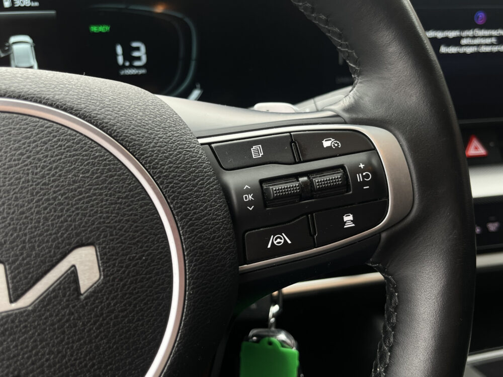 Kia Sportage 1.6 T-GDi Plug-in Hybrid AWD DynamicPlusLine ADAPT. CRUISE // CAMERA+SENSOREN // NAVI+CARPLAY // STUUR+STOELVERWARMING // 24