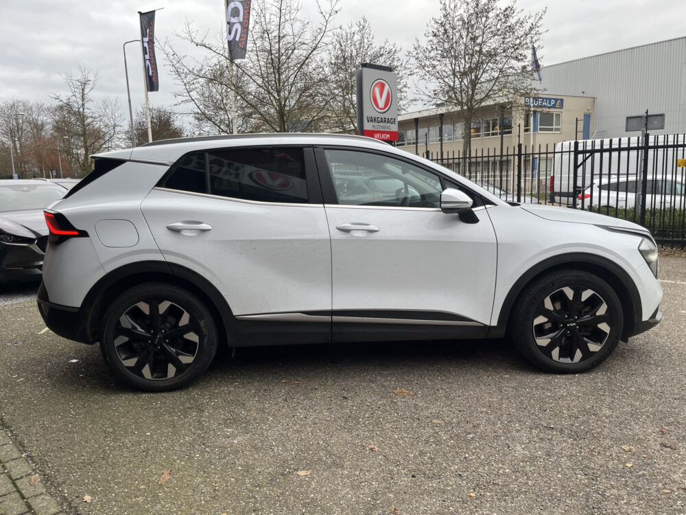 Kia Sportage 1.6 T-GDi Plug-in Hybrid AWD DynamicPlusLine ADAPT. CRUISE // CAMERA+SENSOREN // NAVI+CARPLAY // STUUR+STOELVERWARMING // 6
