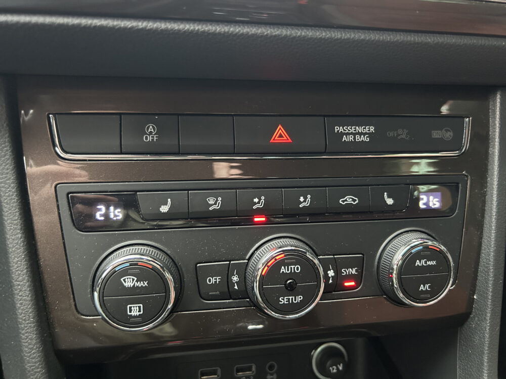 SEAT Ateca 1.4 EcoTSI Xcellence // FULL LED // NAVI // CAMERA // KEYLESS // PDC // CRUISE // TREKHAAK!! 19