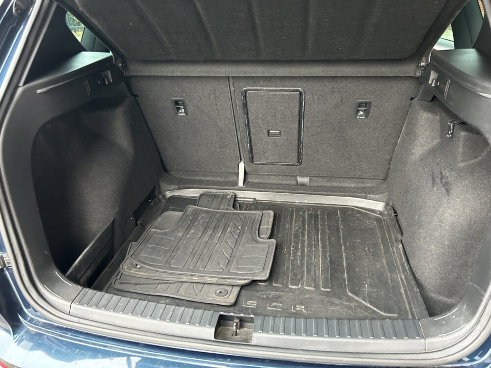 SEAT Ateca 1.4 EcoTSI Xcellence // FULL LED // NAVI // CAMERA // KEYLESS // PDC // CRUISE // TREKHAAK!! 31