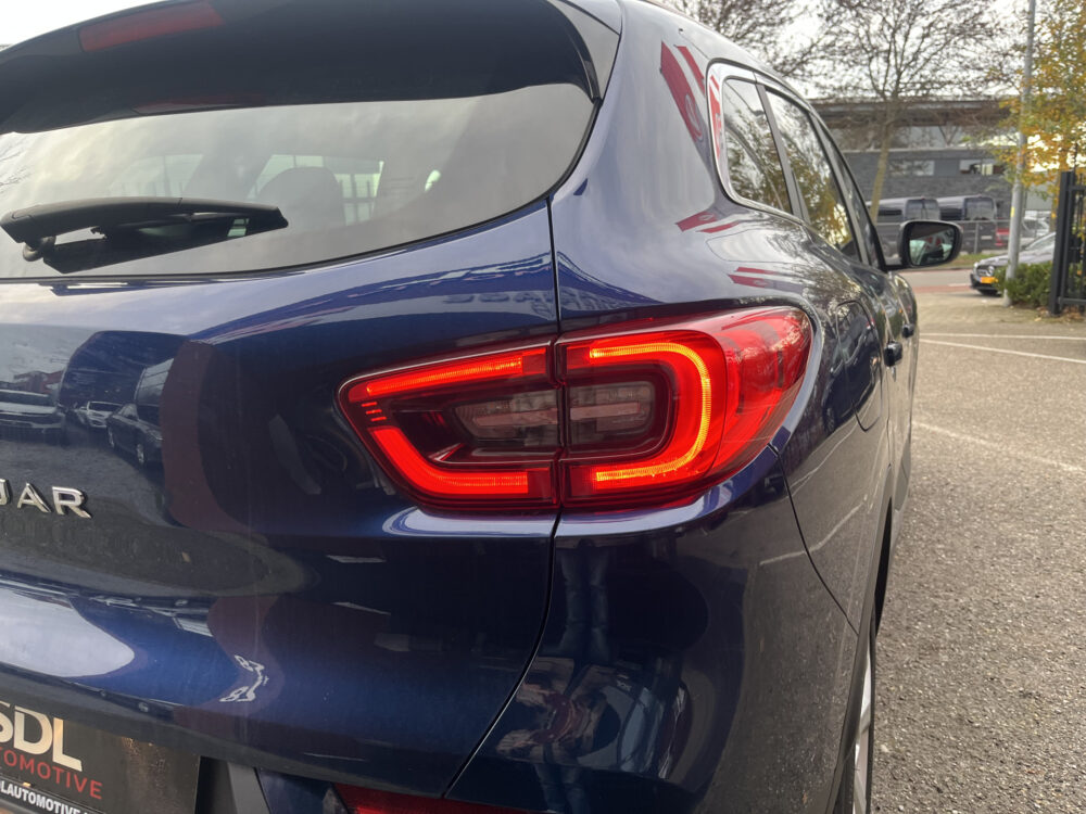 Renault Kadjar 1.3 TCe Limited // DODEHOEK // LED // KEYLESS // NAVI // CRUISE // CAMERA+SENSOREN // CLIMA // 12