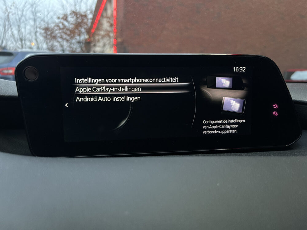 Mazda 3 2.0 e-SkyActiv-X M Hybrid 180 Luxury // 360 CAMERA // LEDER // ELEK.STOEL+GEHEUGEN // HEAD-UP DISPLAY // DODEHOEK // FULL LED // 20