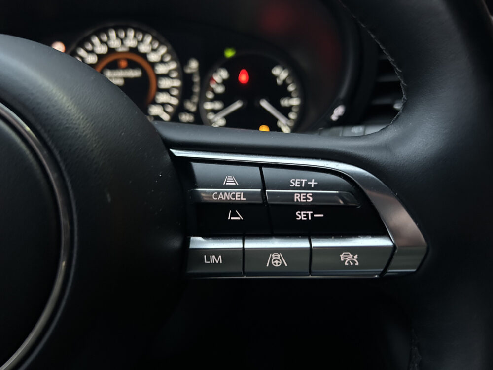 Mazda 3 2.0 e-SkyActiv-X M Hybrid 180 Luxury // 360 CAMERA // LEDER // ELEK.STOEL+GEHEUGEN // HEAD-UP DISPLAY // DODEHOEK // FULL LED // 23