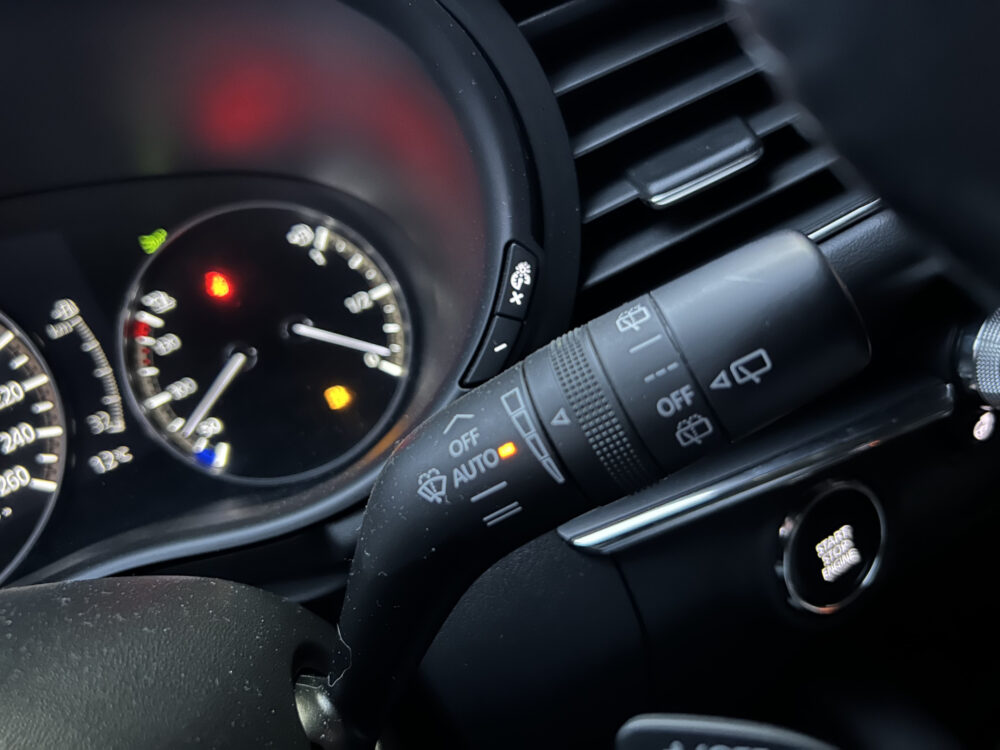 Mazda 3 2.0 e-SkyActiv-X M Hybrid 180 Luxury // 360 CAMERA // LEDER // ELEK.STOEL+GEHEUGEN // HEAD-UP DISPLAY // DODEHOEK // FULL LED // 25