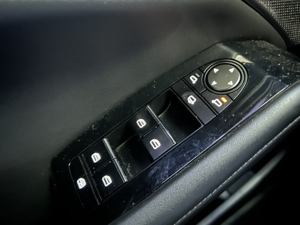 Mazda 3 2.0 e-SkyActiv-X M Hybrid 180 Luxury // 360 CAMERA // LEDER // ELEK.STOEL+GEHEUGEN // HEAD-UP DISPLAY // DODEHOEK // FULL LED // 27