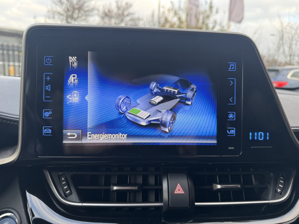 Toyota C-HR 1.8 Hybrid Style Ultimate // LED PAKKET // NAVI // CAMERA // CLIMA // ADAPTIVE CRUISE // STOEL + STUUR VERWARMING // 18