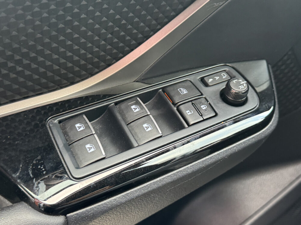 Toyota C-HR 1.8 Hybrid Style Ultimate // LED PAKKET // NAVI // CAMERA // CLIMA // ADAPTIVE CRUISE // STOEL + STUUR VERWARMING // 24