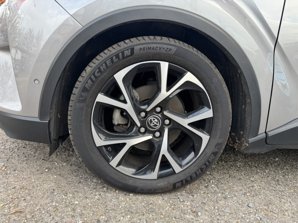 Toyota C-HR 1.8 Hybrid Style Ultimate // LED PAKKET // NAVI // CAMERA // CLIMA // ADAPTIVE CRUISE // STOEL + STUUR VERWARMING // 7