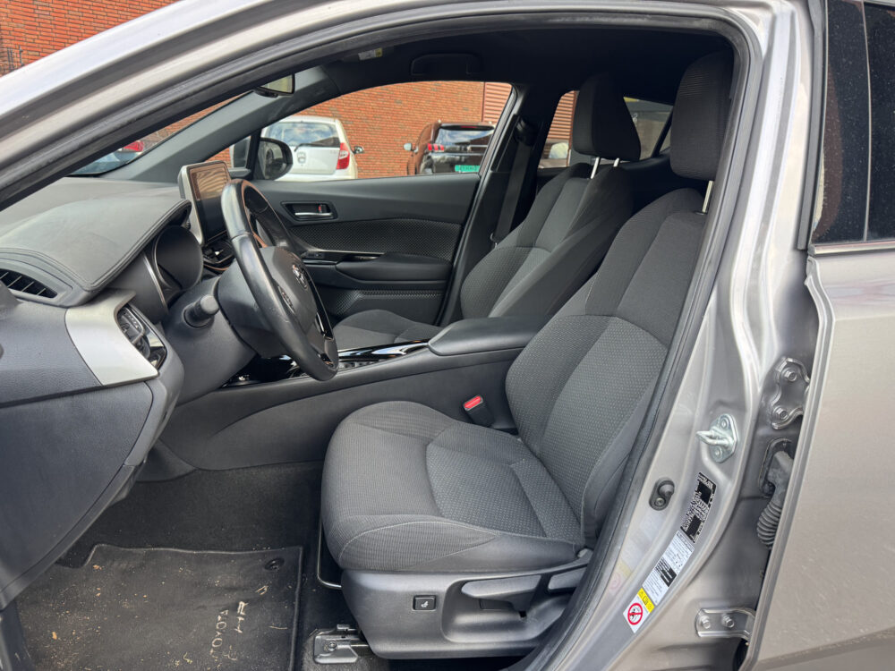 Toyota C-HR 1.8 Hybrid Style Ultimate // LED PAKKET // NAVI // CAMERA // CLIMA // ADAPTIVE CRUISE // STOEL + STUUR VERWARMING // 8