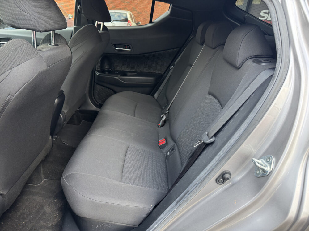 Toyota C-HR 1.8 Hybrid Style Ultimate // LED PAKKET // NAVI // CAMERA // CLIMA // ADAPTIVE CRUISE // STOEL + STUUR VERWARMING // 9