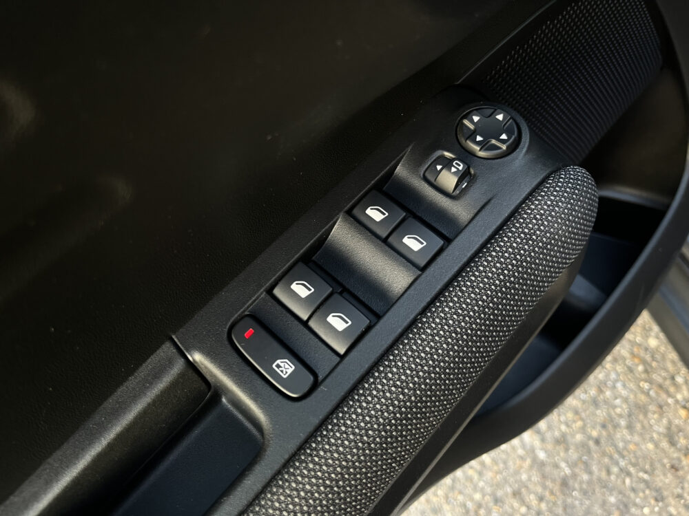 Citroën C3 Aircross 1.2 PureTech Shine // LED // NAVI+CARPLAY // PARKEERCAMERA // CLIMA // CRUISE // 16