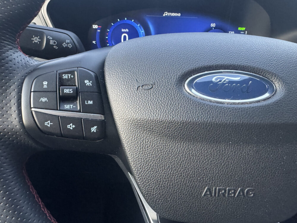 Ford Kuga 2.5 Hybrid ST-Line // NAVI // CAMERA // CLIMA // ADAPTIVE CRUISE // PDC V + A // DODENHOEK SENSOR // 12