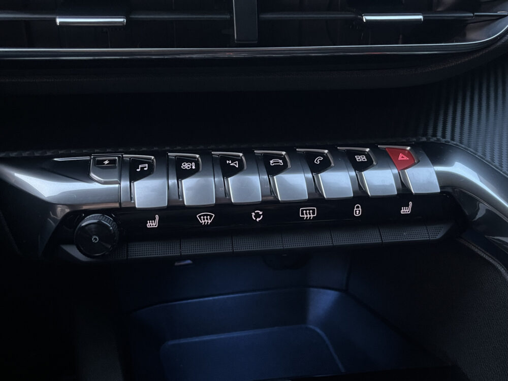 Peugeot 3008 1.6 HYbrid 225 Allure // FULL LED // HALF LEDER // DODEHOEK // CAMERA // STOELVERWARMING // NAVI+CARPLAY // 25