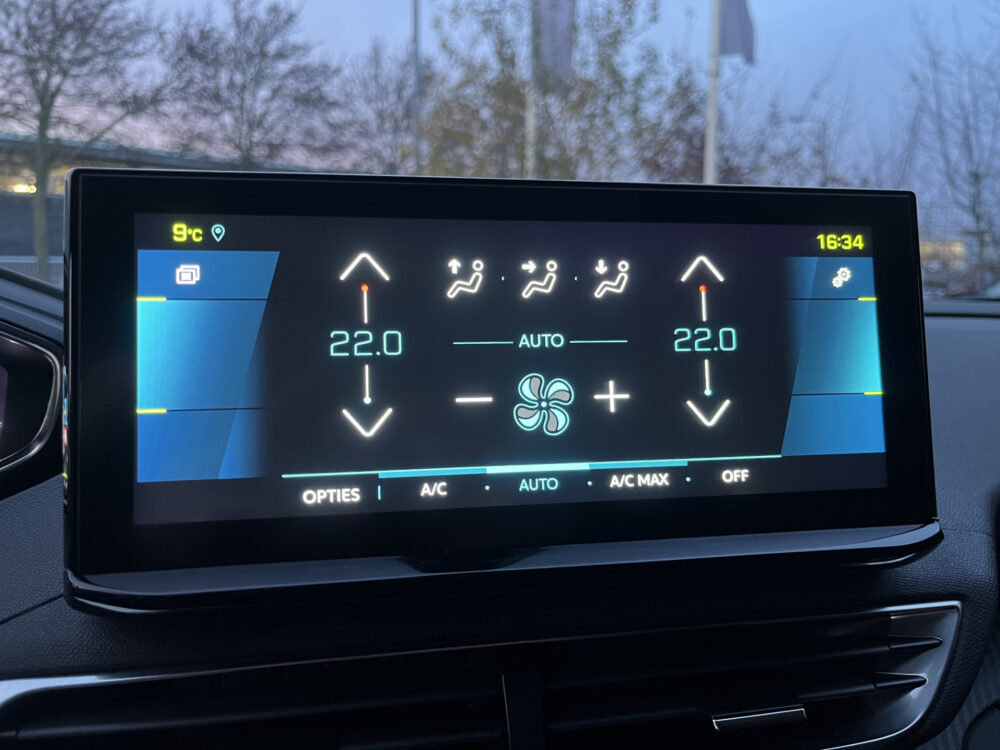 Peugeot 3008 1.6 HYbrid 225 Allure // FULL LED // HALF LEDER // DODEHOEK // CAMERA // STOELVERWARMING // NAVI+CARPLAY // 27