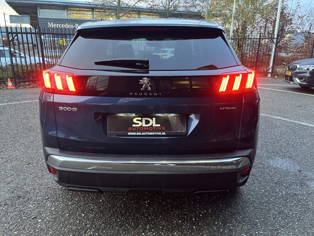 Peugeot 3008 1.6 HYbrid 225 Allure // FULL LED // HALF LEDER // DODEHOEK // CAMERA // STOELVERWARMING // NAVI+CARPLAY // 4