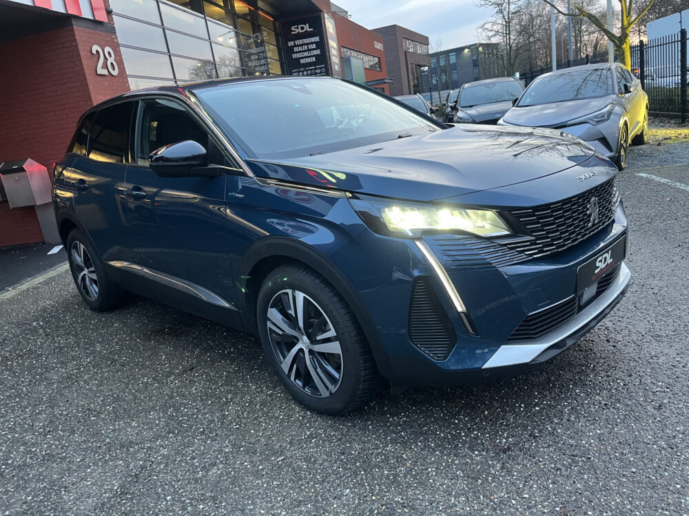 Peugeot 3008 1.6 HYbrid 225 Allure // FULL LED // HALF LEDER // DODEHOEK // CAMERA // STOELVERWARMING // NAVI+CARPLAY // 7