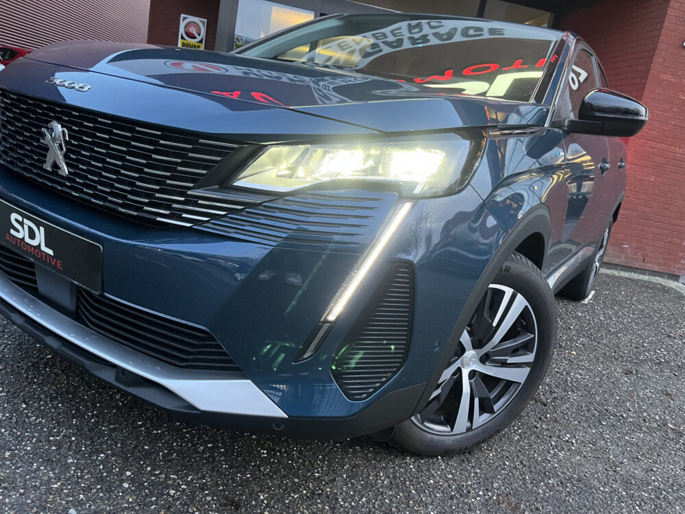 Peugeot 3008 1.6 HYbrid 225 Allure // FULL LED // HALF LEDER // DODEHOEK // CAMERA // STOELVERWARMING // NAVI+CARPLAY // 9