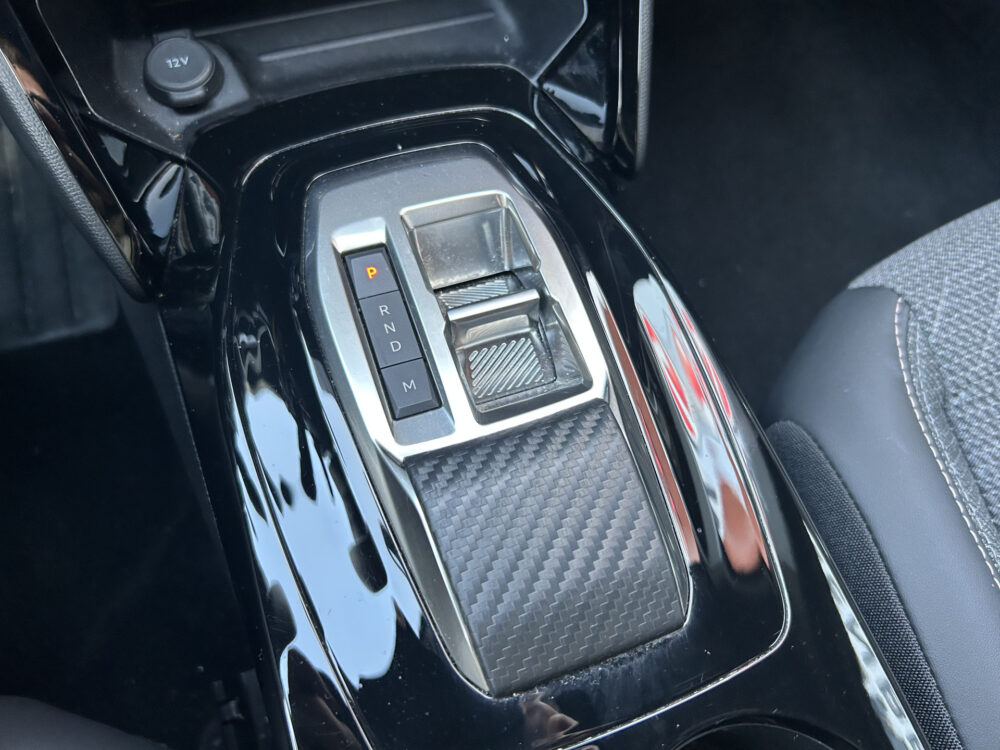 Peugeot 2008 1.2 PureTech 130 Allure // FULL LED // ADAPTIV. CRUISE // DODEHOEKDETECTIE // NAVI + CARPLAY // VOOR + ACHTER CAMERA 19