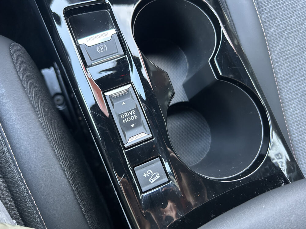 Peugeot 2008 1.2 PureTech 130 Allure // FULL LED // ADAPTIV. CRUISE // DODEHOEKDETECTIE // NAVI + CARPLAY // VOOR + ACHTER CAMERA 20