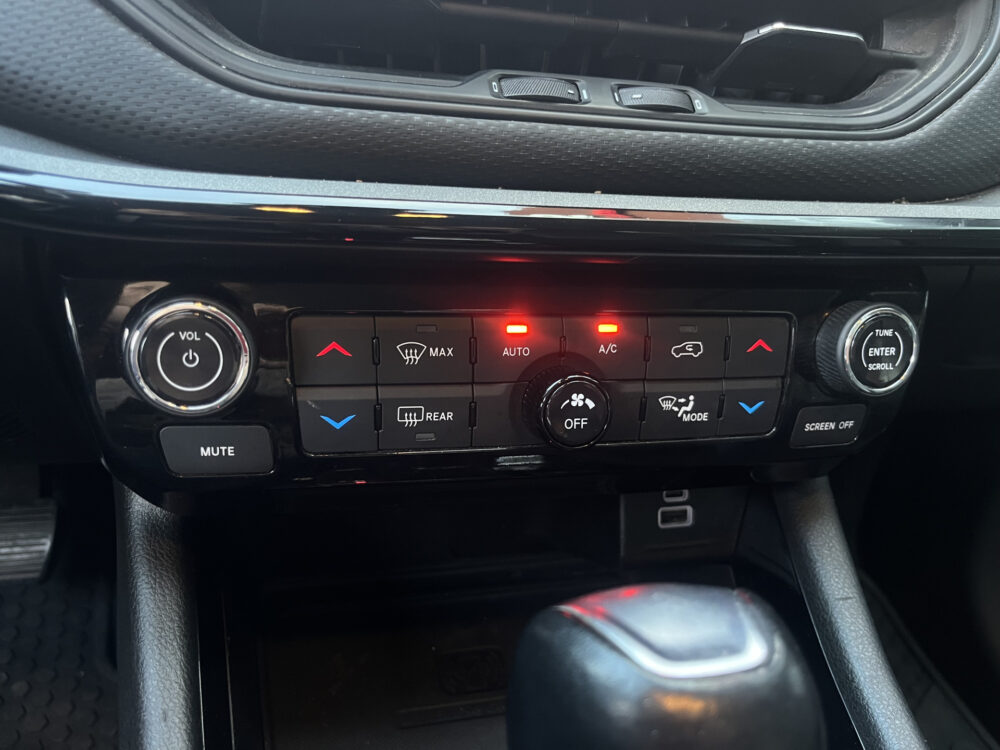 Jeep Compass 4xe 240 Plug-in Hybrid Electric Trailhawk // LED // KEYLESS // CAMERA+SENSOREN // LEDER // NAVI+CARPLAY // 26