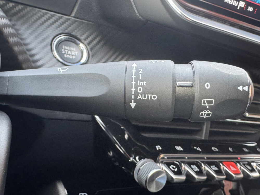 Peugeot 2008 1.2 PureTech GT-Line // NAVI // CAMERA // CLIMA // CRUISE // LED KOPLAMPEN // 24