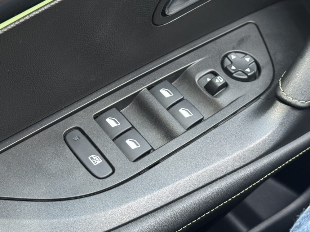 Peugeot 2008 1.2 PureTech GT-Line // NAVI // CAMERA // CLIMA // CRUISE // LED KOPLAMPEN // 27