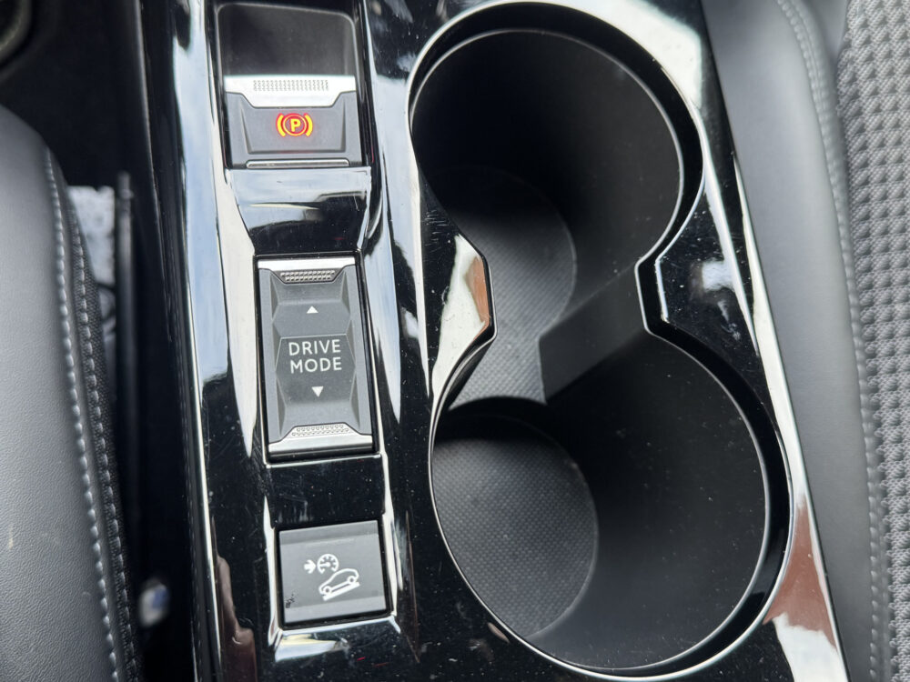 Peugeot 2008 1.2 PureTech GT-Line // NAVI // CAMERA // CLIMA // CRUISE // LED KOPLAMPEN // 30