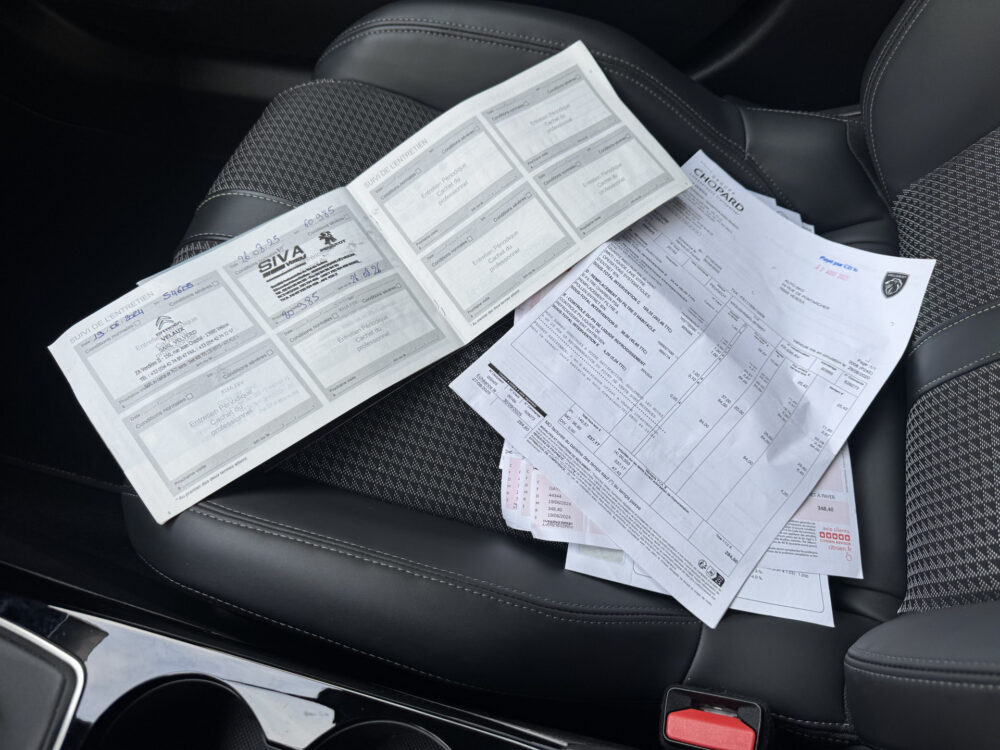 Peugeot 2008 1.2 PureTech GT-Line // NAVI // CAMERA // CLIMA // CRUISE // LED KOPLAMPEN // 32