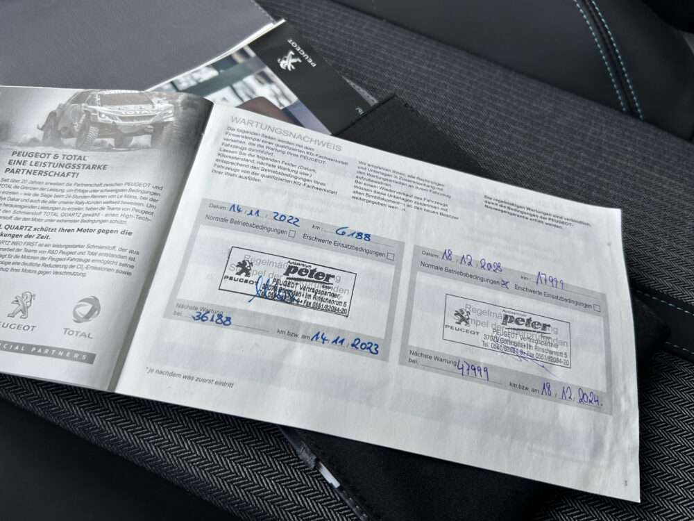 Peugeot 3008 1.6 HYbrid 225 Allure // FULL LED // NAVI + CARPLAY // KEYLESS // DODEHOEKDETECTIE // CAMERA 14