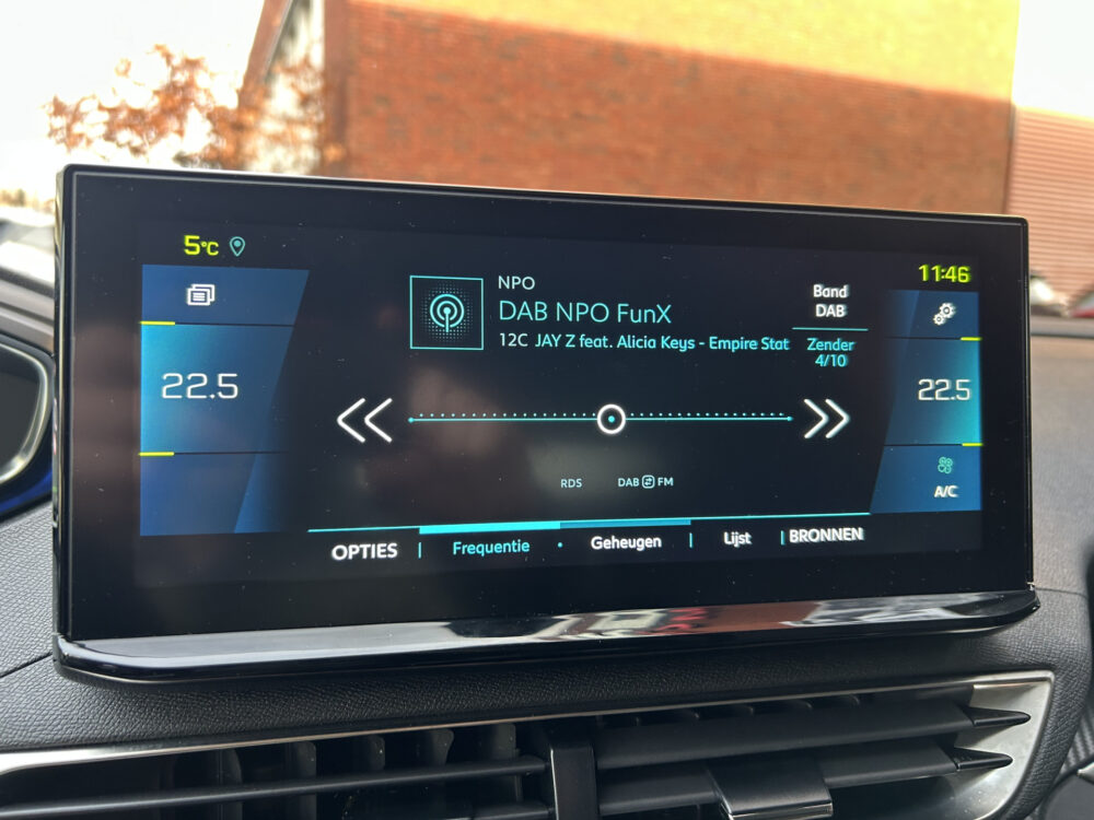 Peugeot 3008 1.6 HYbrid 225 Allure // FULL LED // NAVI + CARPLAY // KEYLESS // DODEHOEKDETECTIE // CAMERA 18