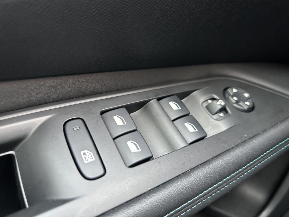 Peugeot 3008 1.6 HYbrid 225 Allure // FULL LED // NAVI + CARPLAY // KEYLESS // DODEHOEKDETECTIE // CAMERA 21