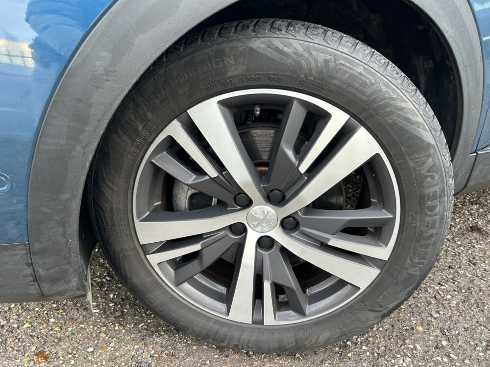 Peugeot 3008 1.6 HYbrid 225 Allure // FULL LED // NAVI + CARPLAY // KEYLESS // DODEHOEKDETECTIE // CAMERA 27