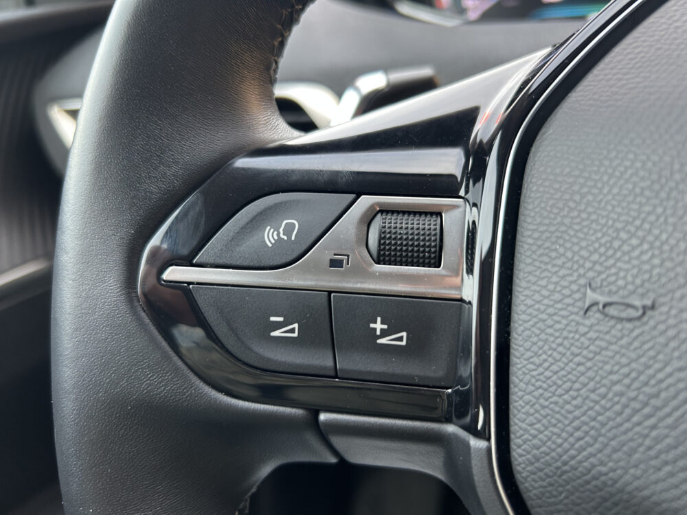 Peugeot 3008 1.6 HYbrid 225 Allure // FULL LED // NAVI + CARPLAY // KEYLESS // DODEHOEKDETECTIE // CAMERA 9