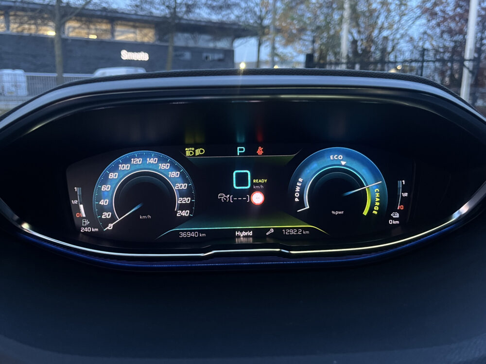 Peugeot 3008 1.6 HYbrid 225 GT // DODEHOEK // SCHUIF-KANTELDAK // ADAPTIV. CRUISE // ELEK. ACHTERKLEP // NAVI+CARPLAY // KEYLESS // 38