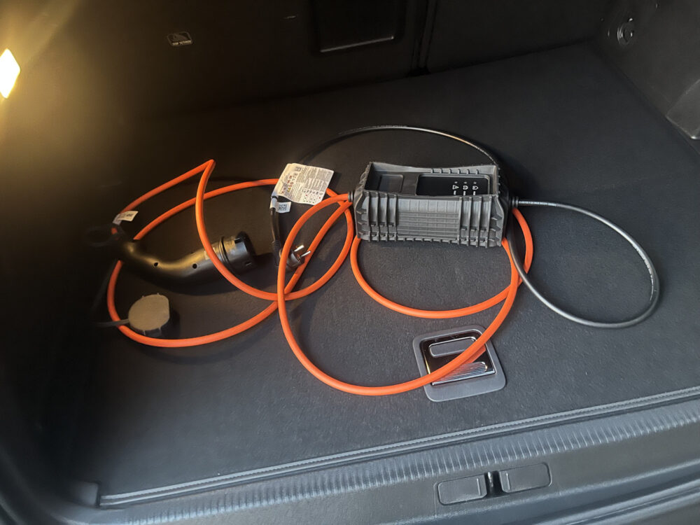 Peugeot 3008 1.6 HYbrid 225 GT // DODEHOEK // SCHUIF-KANTELDAK // ADAPTIV. CRUISE // ELEK. ACHTERKLEP // NAVI+CARPLAY // KEYLESS // 40