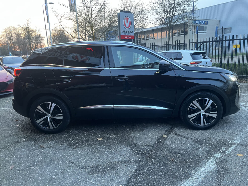 Peugeot 3008 1.6 HYbrid 225 GT // DODEHOEK // SCHUIF-KANTELDAK // ADAPTIV. CRUISE // ELEK. ACHTERKLEP // NAVI+CARPLAY // KEYLESS // 6