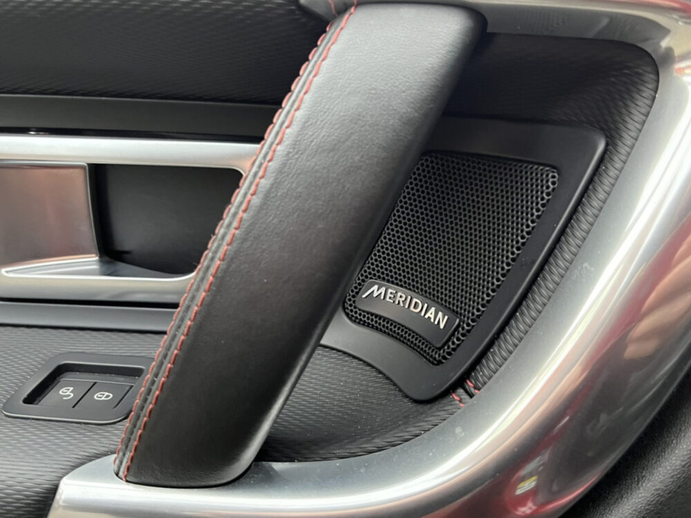 Land Rover Discovery Sport 2.0 Si4 Anniversary // HALF LEDER // XENON // Trekhaak // CAMERA // NAVI 18