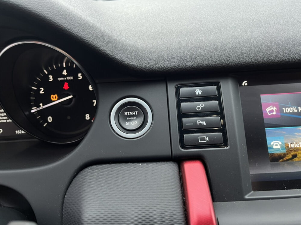 Land Rover Discovery Sport 2.0 Si4 Anniversary // HALF LEDER // XENON // Trekhaak // CAMERA // NAVI 23