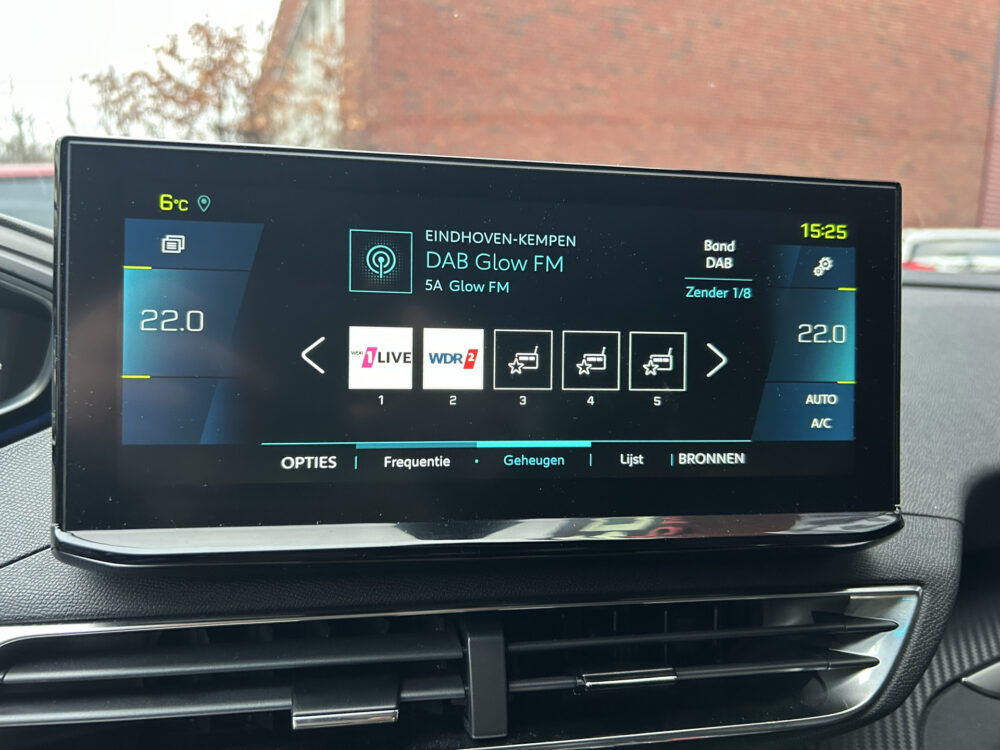 Peugeot 3008 1.6 HYbrid 225 Allure 1e EIGENAAR!! // FULL LED // APPLE CARPLAY / ANDROID AUTO // CAMERA // PDC V+A // STOELVERWARMING 17