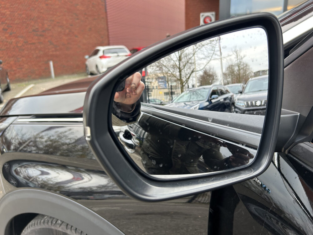 Peugeot 3008 1.6 HYbrid 225 Allure 1e EIGENAAR!! // FULL LED // APPLE CARPLAY / ANDROID AUTO // CAMERA // PDC V+A // STOELVERWARMING 24