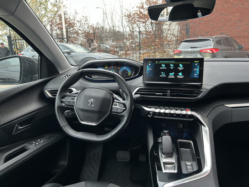 Peugeot 3008 1.6 HYbrid 225 Allure 1e EIGENAAR!! // FULL LED // APPLE CARPLAY / ANDROID AUTO // CAMERA // PDC V+A // STOELVERWARMING 7