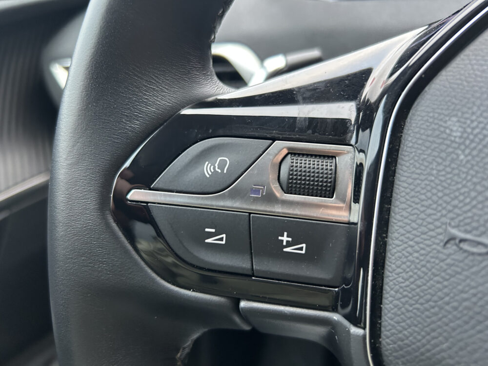 Peugeot 3008 1.6 HYbrid 225 Allure 1e EIGENAAR!! // FULL LED // APPLE CARPLAY / ANDROID AUTO // CAMERA // PDC V+A // STOELVERWARMING 9