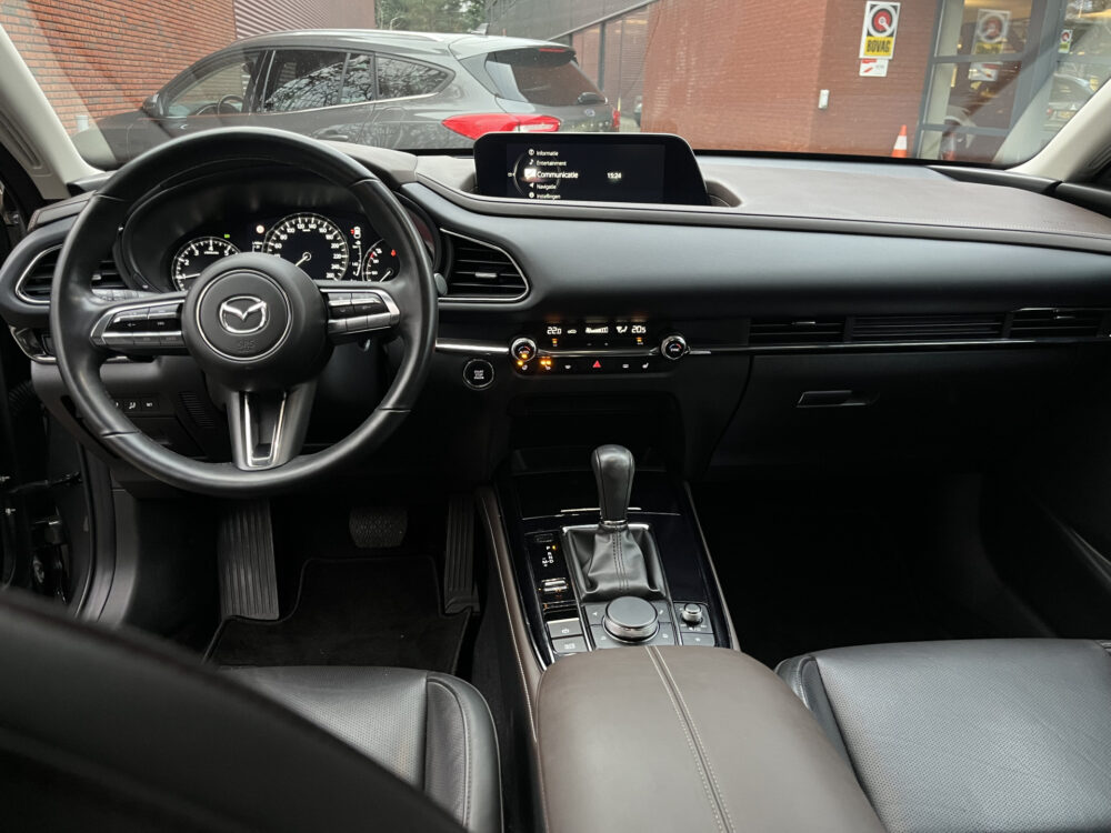 Mazda CX-30 2.0 e-SkyActiv-X M Hybrid Luxury // LEDER // ELEK.STOEL+GEHEUGEN // CAMERA // NAVI+CARPLAY // HEAD-UP DISPLAY // 18