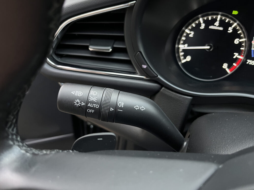 Mazda CX-30 2.0 e-SkyActiv-X M Hybrid Luxury // LEDER // ELEK.STOEL+GEHEUGEN // CAMERA // NAVI+CARPLAY // HEAD-UP DISPLAY // 22