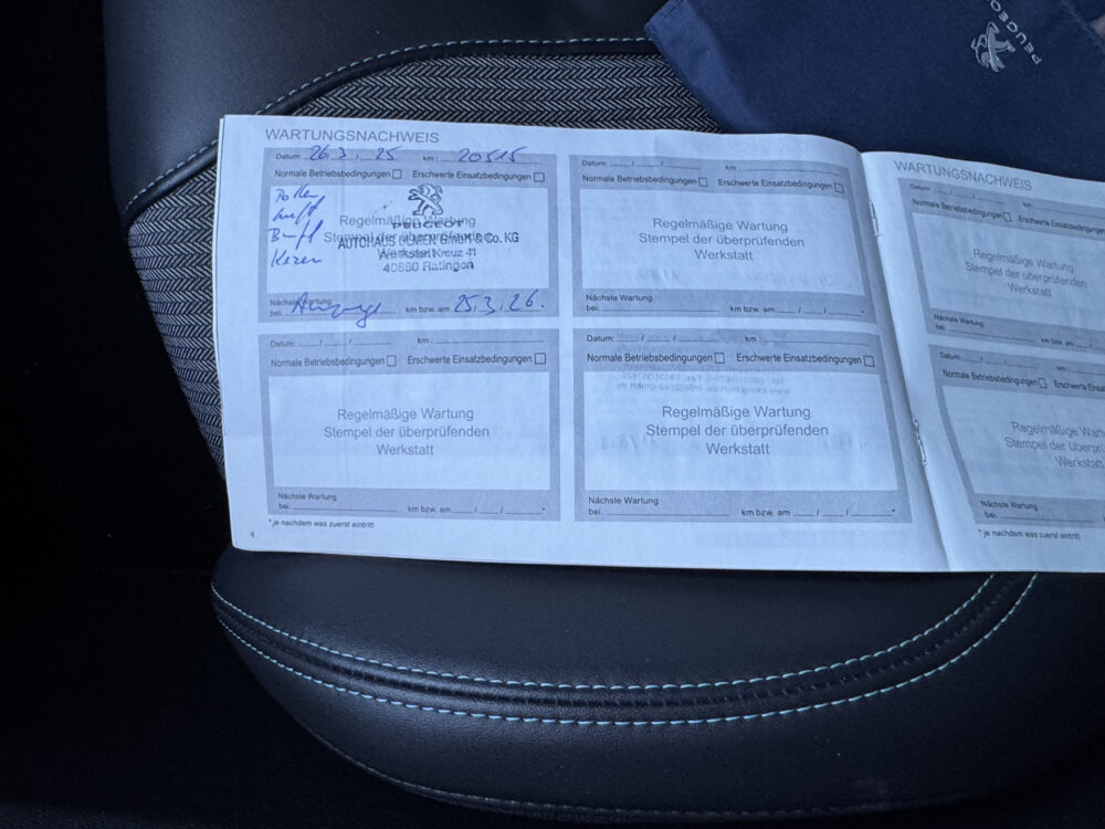 Peugeot 3008 1.6 HYbrid 225 Allure 1e EIGENAAR!! // FULL LED // APPLE CARPLAY / ANDROID AUTO // CAMERA // PDC V+A // 27