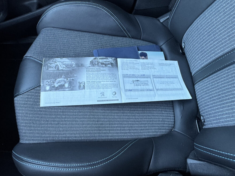 Peugeot 3008 1.6 HYbrid 225 Allure 1e EIGENAAR!! // FULL LED // APPLE CARPLAY / ANDROID AUTO // CAMERA // PDC V+A // 28