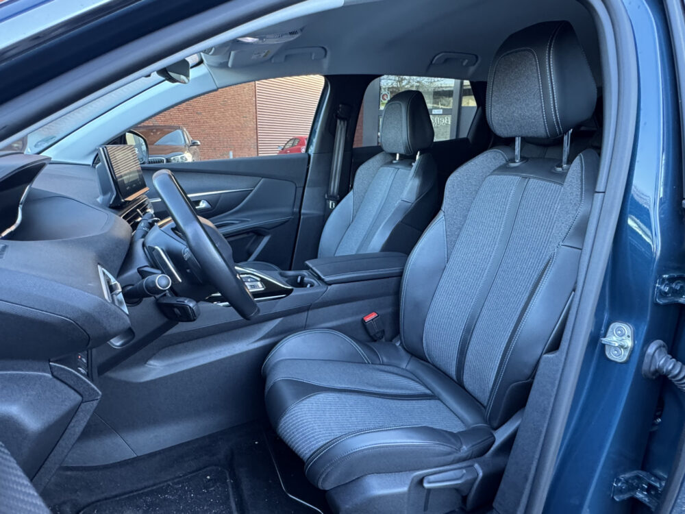 Peugeot 3008 1.6 HYbrid 225 Allure 1e EIGENAAR!! // FULL LED // APPLE CARPLAY / ANDROID AUTO // CAMERA // PDC V+A // 8