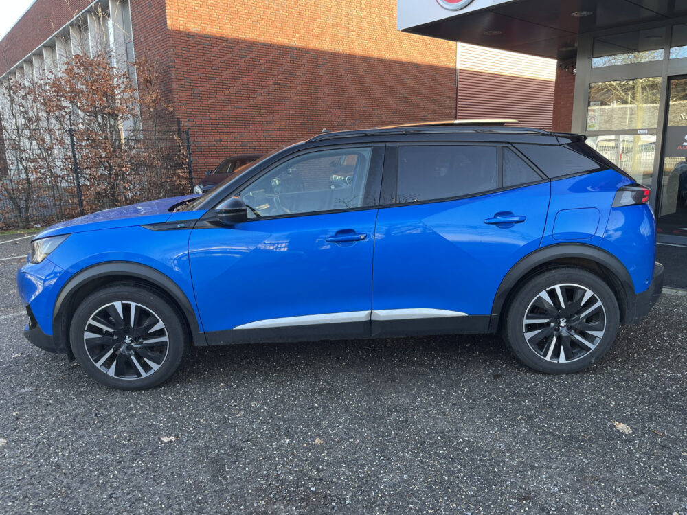 Peugeot e-2008 EV GT Pack 50 kWh // SCHUIF-KANTELDAK // DODEHOEK // LEDER-ALCANTARA // FULL LED // ADAPT. CRUISE // KEYLESS // 2