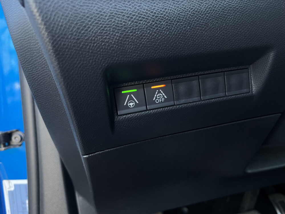 Peugeot e-2008 EV GT Pack 50 kWh // SCHUIF-KANTELDAK // DODEHOEK // LEDER-ALCANTARA // FULL LED // ADAPT. CRUISE // KEYLESS // 21