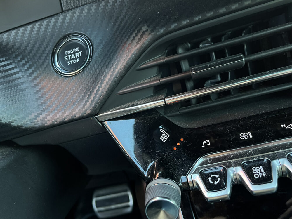 Peugeot e-2008 EV GT Pack 50 kWh // SCHUIF-KANTELDAK // DODEHOEK // LEDER-ALCANTARA // FULL LED // ADAPT. CRUISE // KEYLESS // 29